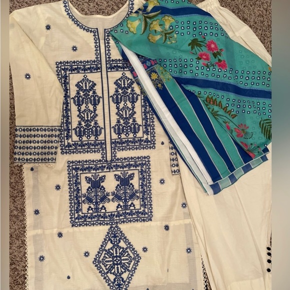 Zaha lawn 3 pc - Picture 3 of 3